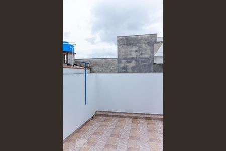Quintal dos fundos de casa para alugar com 2 quartos, 75m² em Vila Monumento, São Paulo