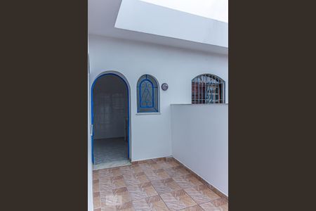 Quintal dos fundos de casa para alugar com 2 quartos, 75m² em Vila Monumento, São Paulo