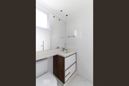 Apartamento para alugar com 92m², 2 quartos e 2 vagas Apartamento para alugar com 92m², 2 quartos e 2 vagasBanheiro da suíte 02