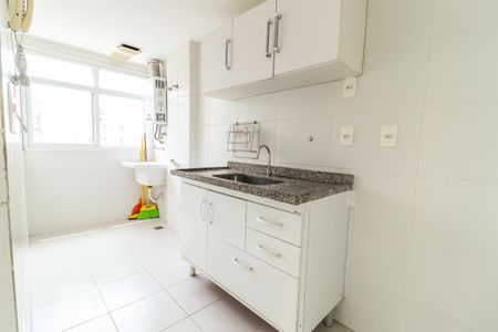Apartamento para alugar com 50m², 2 quartos e 1 vaga Apartamento para alugar com 50m², 2 quartos e 1 vagaCozinha e Área de Serviço