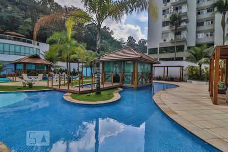 Apartamento à venda com 78m², 2 quartos e 1 vaga Apartamento à venda com 78m², 2 quartos e 1 vagaPiscina
