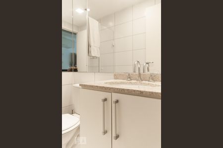 Banheiro de kitnet/studio para alugar com 1 quarto, 27m² em Jardim Paulista, São Paulo