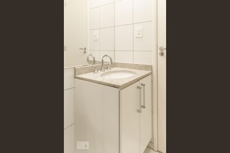 Studio para alugar com 27m², 1 quarto e 1 vaga Studio para alugar com 27m², 1 quarto e 1 vagaBanheiro