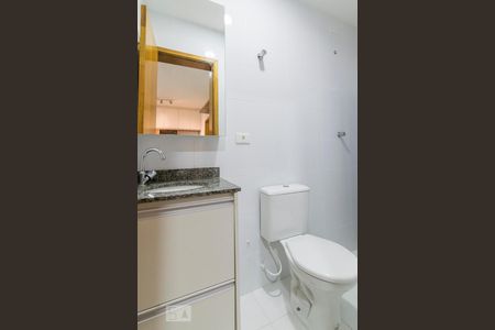 Banheiro de apartamento para alugar com 2 quartos, 42m² em Vila Príncipe de Gales, Santo André