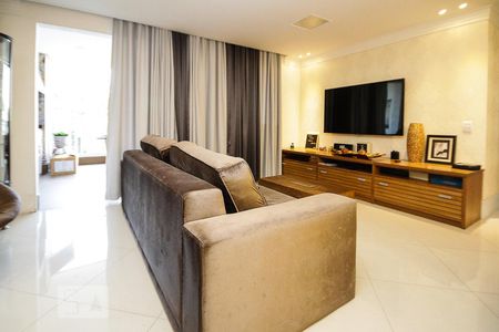 Sala de apartamento para alugar com 3 quartos, 113m² em Vila Canero, São Paulo