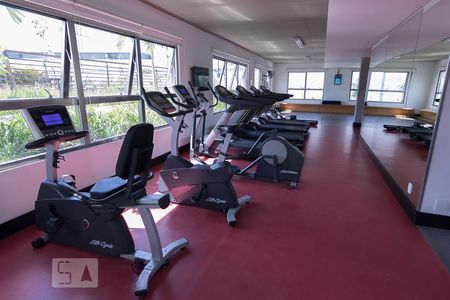 Apartamento à venda com 70m², 3 quartos e 1 vaga Apartamento à venda com 70m², 3 quartos e 1 vagaAcademia