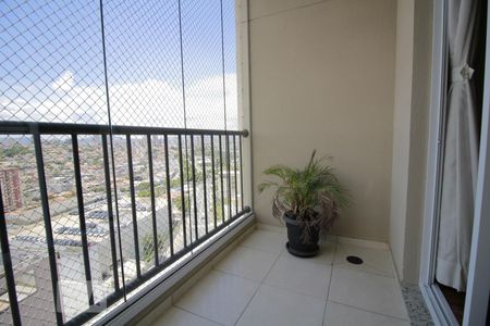 varanda de apartamento para alugar com 2 quartos, 65m² em Umuarama, Osasco