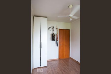 Quarto 1 de apartamento à venda com 2 quartos, 65m² em Vila Ipiranga, Porto Alegre