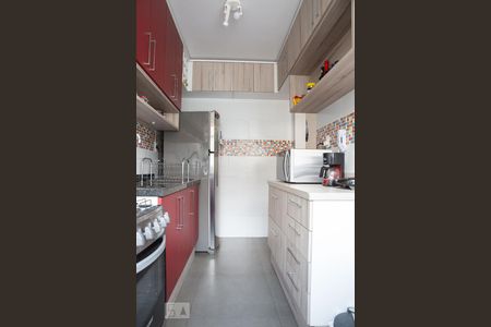 Cozinha de apartamento à venda com 2 quartos, 65m² em Vila Ipiranga, Porto Alegre
