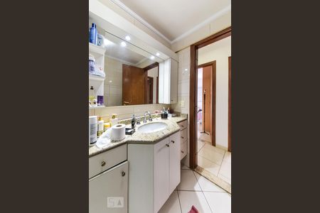 Apartamento à venda com 132m², 3 quartos e 3 vagasBanheiro Social