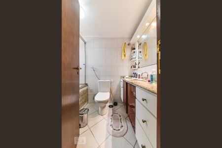 Apartamento à venda com 132m², 3 quartos e 3 vagasBanheiro da Suíte 