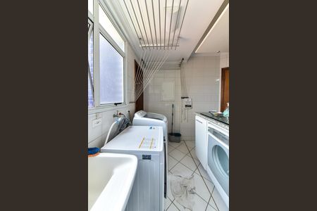 Apartamento à venda com 132m², 3 quartos e 3 vagasLavanderia