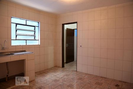Cozinha de casa de condomínio para alugar com 1 quarto, 32m² em Jardim Boa Vista (zona Oeste), Taboão da Serra