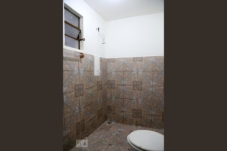 Banheiro de casa de condomínio para alugar com 1 quarto, 32m² em Jardim Boa Vista (zona Oeste), Taboão da Serra