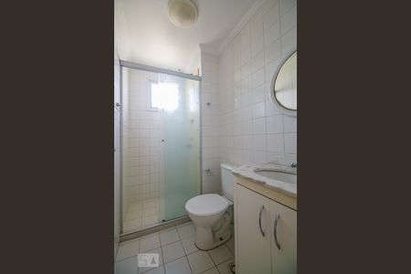 Banheiro de apartamento para alugar com 2 quartos, 48m² em Jardim Independência, São Paulo