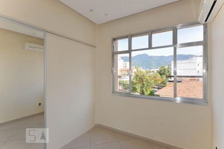 Apartamento à venda com 74m², 3 quartos e 1 vagaQuarto 2