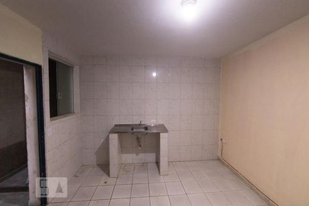 Cozinha de apartamento para alugar com 1 quarto, 45m² em Vila Bertioga, São Paulo