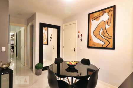 Apartamento à venda com 120m², 2 quartos e 1 vagaSala
