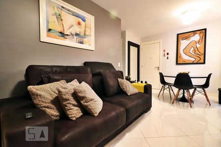 Apartamento à venda com 120m², 2 quartos e 1 vagaSala