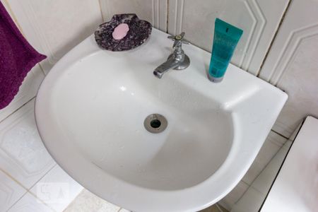 Apartamento à venda com 78m², 2 quartos e 1 vaga Apartamento à venda com 78m², 2 quartos e 1 vagaBanheiro Pia