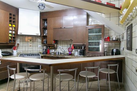 Casa à venda com 354m², 5 quartos e 3 vagasCozinha