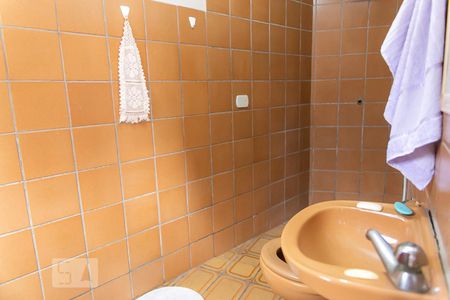 Casa à venda com 354m², 5 quartos e 3 vagasBanheiro da Edícula