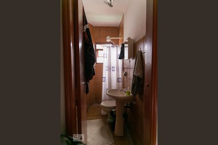 Casa à venda com 354m², 5 quartos e 3 vagasBanheiro da Suíte da Edícula