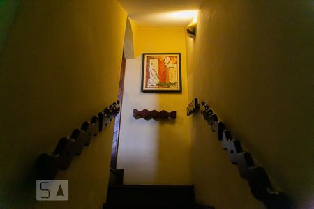 Escada de Entrada de casa para alugar com 6 quartos, 354m² em Vila Monumento, São Paulo