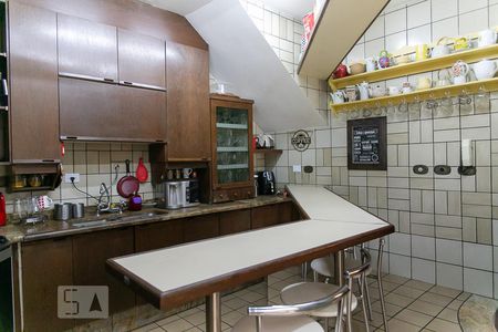 Casa à venda com 354m², 5 quartos e 3 vagasCozinha