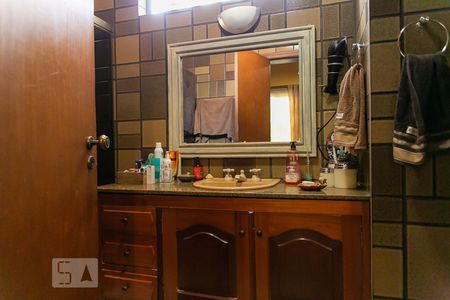 Casa à venda com 354m², 5 quartos e 3 vagasBanheiro da Suíte