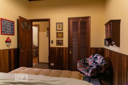 Casa à venda com 354m², 5 quartos e 3 vagasSuíte