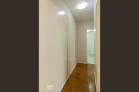 Corredor de apartamento à venda com 1 quarto, 40m² em Itaim Bibi, São Paulo