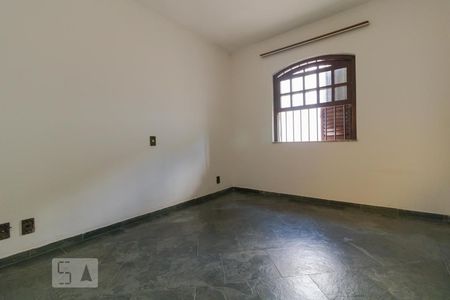 Casa à venda com 250m², 4 quartos e 4 vagas Casa à venda com 250m², 4 quartos e 4 vagasSuíte 02