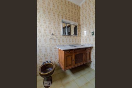 Casa à venda com 250m², 4 quartos e 4 vagas Casa à venda com 250m², 4 quartos e 4 vagasBanheiro