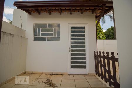 Casa à venda com 250m², 4 quartos e 4 vagas Casa à venda com 250m², 4 quartos e 4 vagasEdícula