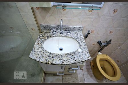Apartamento para alugar com 85m², 2 quartos e sem vagaBanheiro - Pia