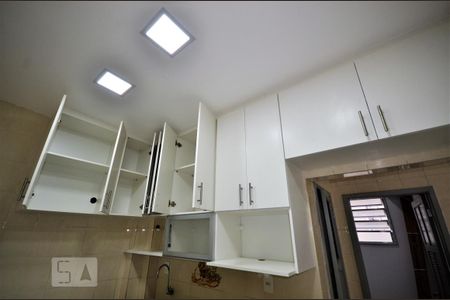 Apartamento para alugar com 85m², 2 quartos e sem vagaCozinha - Armários