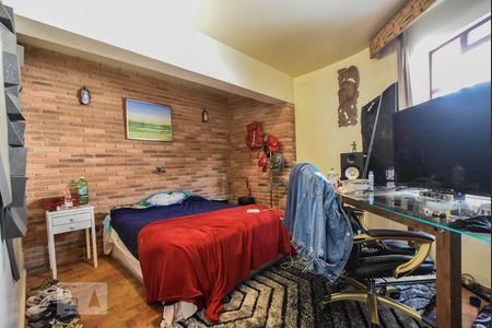 Casa à venda com 680m², 5 quartos e 4 vagasQuarto 05