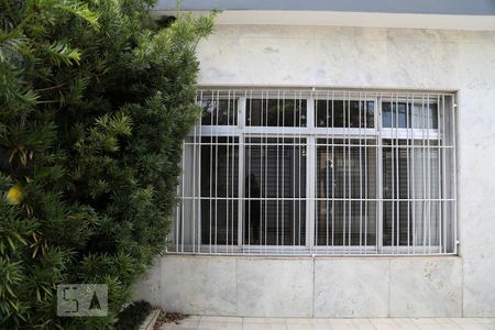 Casa à venda com 180m², 3 quartos e 2 vagasFachada