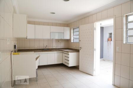 Casa à venda com 180m², 3 quartos e 2 vagasCozinha