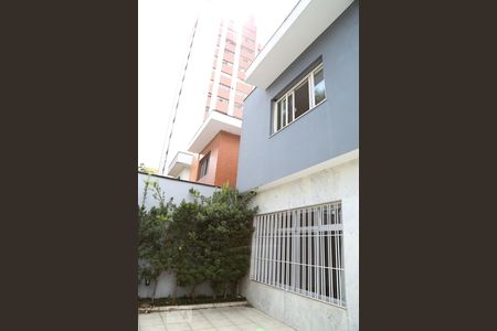 Casa à venda com 180m², 3 quartos e 2 vagasFachada