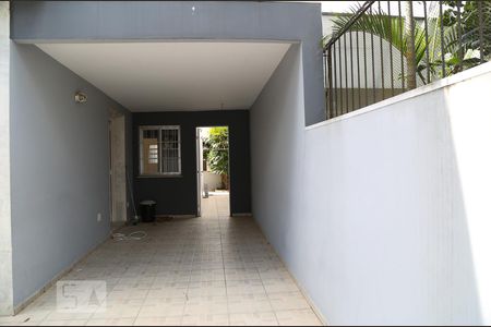 Casa à venda com 180m², 3 quartos e 2 vagasFachada