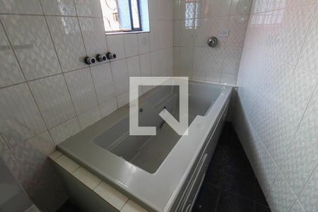 Casa à venda com 140m², 4 quartos e 3 vagasBanheiro da Suíte