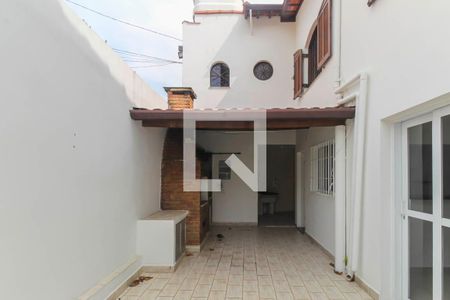 Casa à venda com 140m², 4 quartos e 3 vagasChurrasqueira
