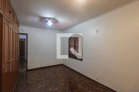 Casa à venda com 140m², 4 quartos e 3 vagasSuíte