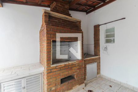 Casa à venda com 140m², 4 quartos e 3 vagasChurrasqueira