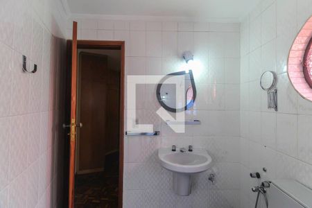 Casa à venda com 140m², 4 quartos e 3 vagasBanheiro da Suíte