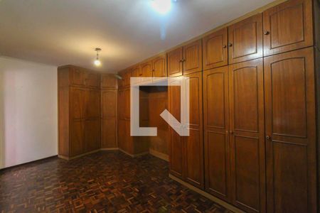 Casa à venda com 140m², 4 quartos e 3 vagasSuíte