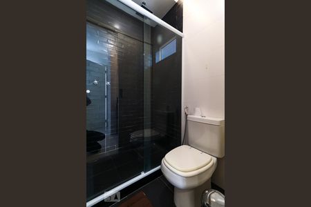 Casa de condomínio à venda com 700m², 5 quartos e 7 vagasBanheiro da Suíte 4