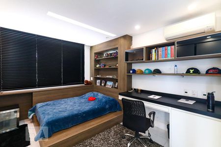 Casa de condomínio à venda com 700m², 5 quartos e 7 vagasSuíte 4